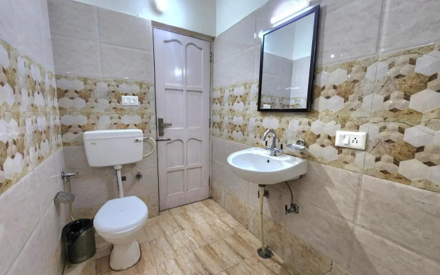 OYO 27648 Kasauli Greens