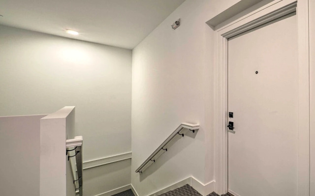 Downtown Traverse City Condo < 1/2 Mi to Beach!