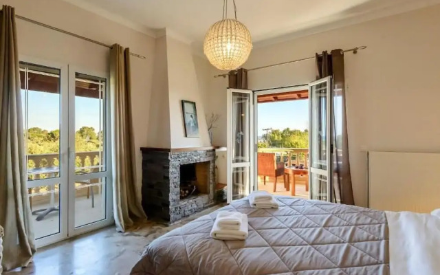 Villa Maxim with Private Pool & Tennis Court