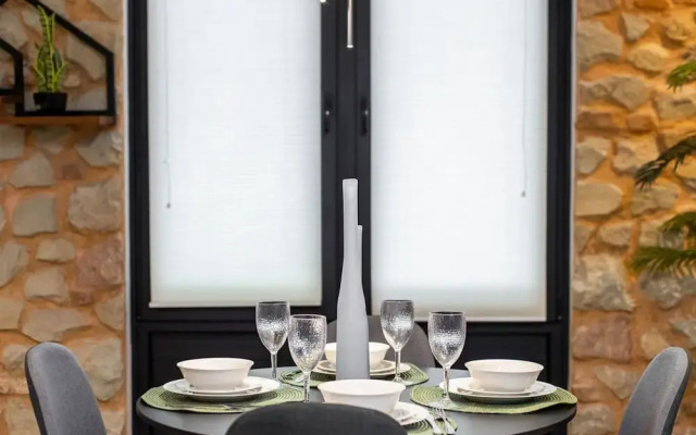 The Regal Condo by Acomodo Casco Viejo