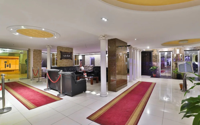 OYO 215 Wassan International Hotel