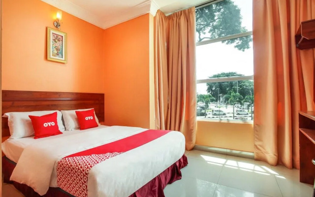 OYO 89470 My Town Hotel