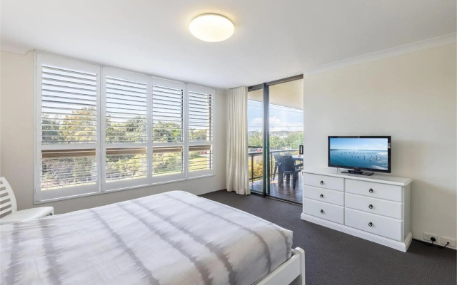 The Dunes15 38 Marine Dr fabulous unit with pool tennis court and across the road to the beach – Guest Rooms – Fingal Bay