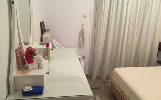 Spacious 3 Bedroom 5bed Apartment - Adults Only