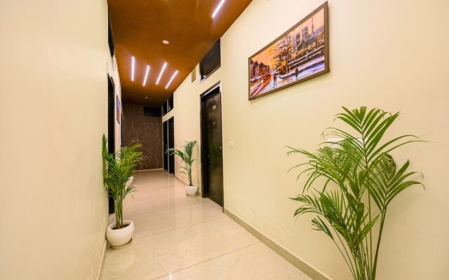 Fabhotel Royal Regency I