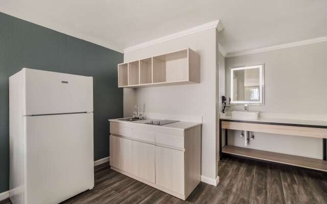 MainStay Suites