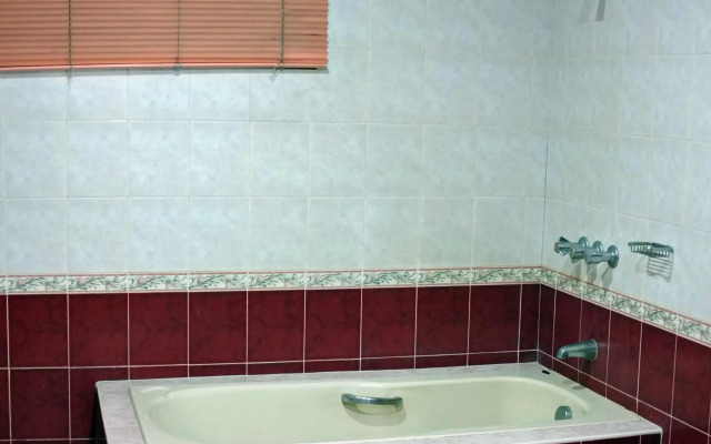 Linmarr Davao Hotels and Apartelles