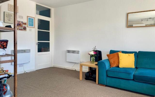 Cosy Flat - Access to City Centre/Airport/Stadiums
