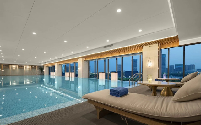 Holiday Inn Fuyang, an IHG Hotel