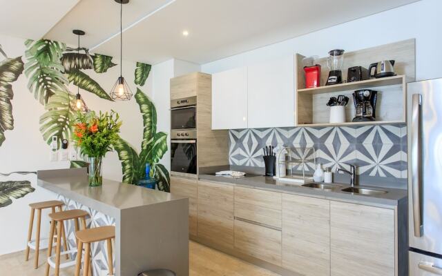 Beautifully Minimalistic Studio Wrapped in Nature by Stella Rentals