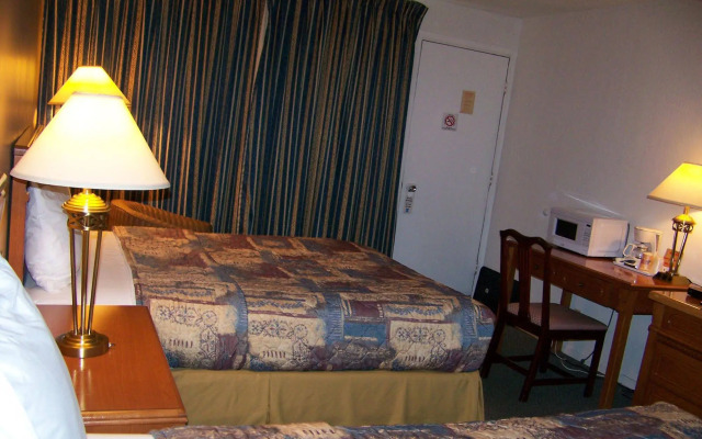 North Shore Wayside Inn
