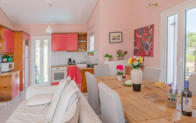 Τhree Storey Villa with Infinity Pool