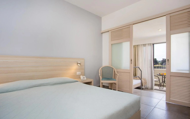 Hotel Niriides Beach