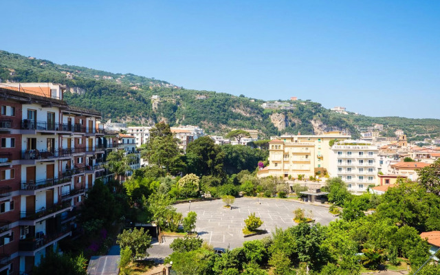 DreamSorrento Apartments