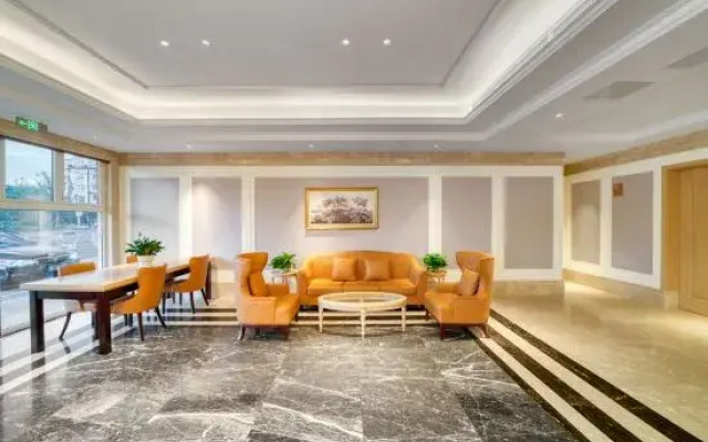 Vienna Hotel (Tongxiang Chongfu International Leather Center Branch)
