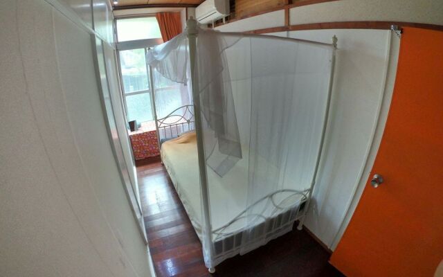 Guesthouse & Diving Seacolo