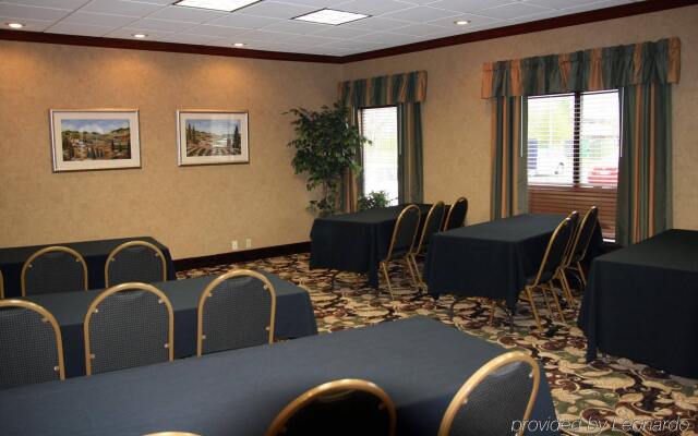 Holiday Inn Express & Suites Troy, an IHG Hotel