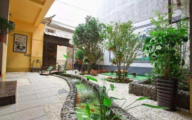Ru Yi Ping An Hostel