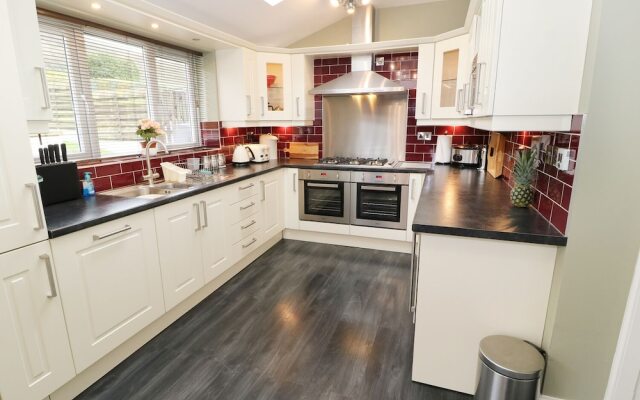 Thorncliffe House