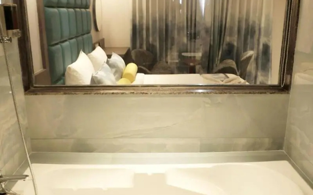Hotel The Excellency