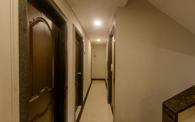 OYO 9748 Hotel Girgaon Palace