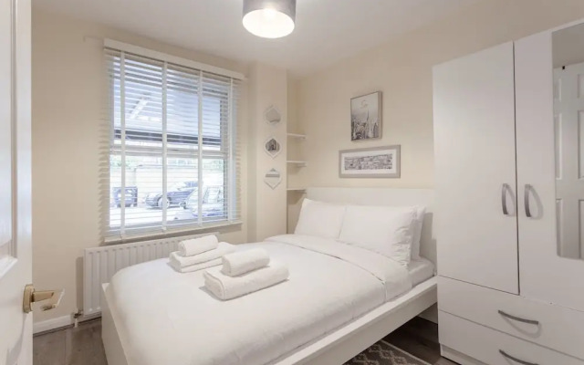 Stylish 4 Bedroom Property in East London