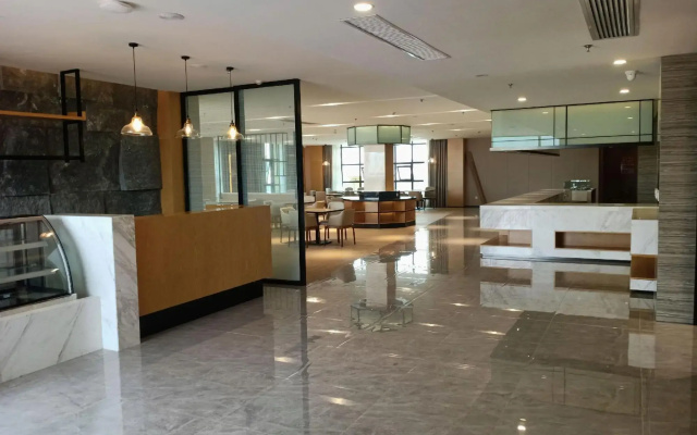 Mangshi Bailongshe Hotel (Dehong Mangshi Airport Dehong Mangshi Square Branch)