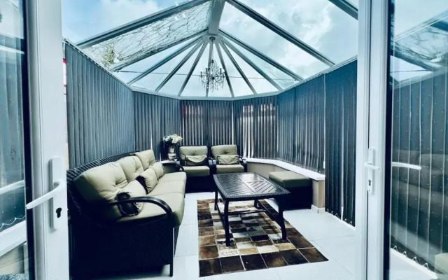 Manchester Sweet Home - Spacious 7BR House