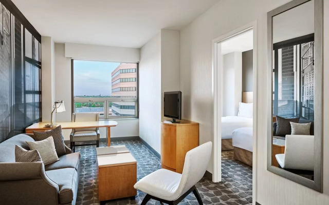 Renaissance Chicago O'Hare Suites Hotel