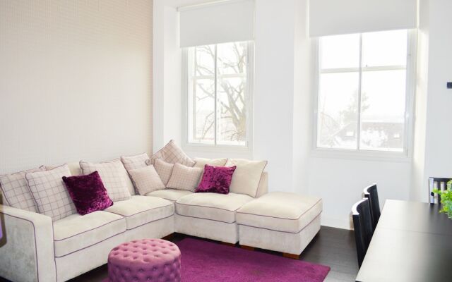 Traditional 2 Bedroom Home in Edinburgh