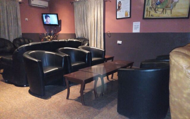 Richanthonio Suites