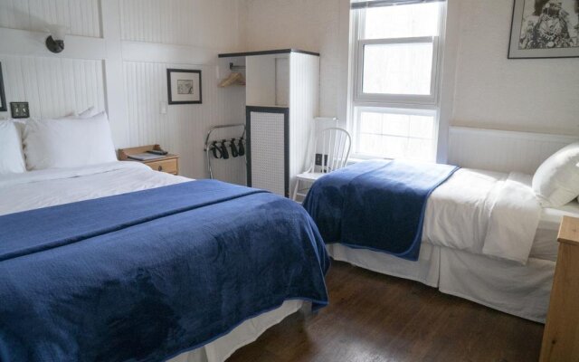 Blue Mountain Lodge Bed & Breakfast