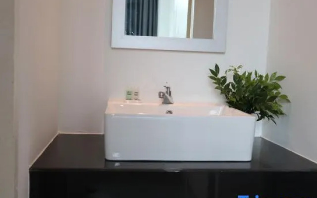 Zen66 @ Roxy Serviced Apartment