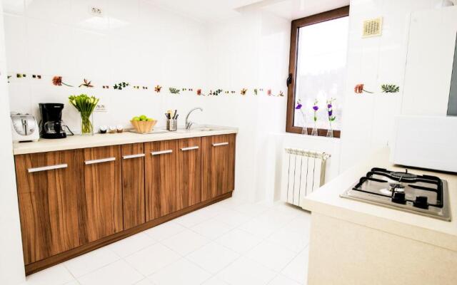 6 Apartments