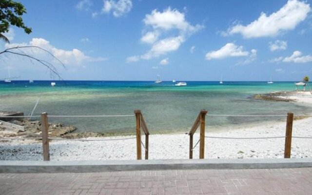 Coral Sands Resort, Grand Cayman, Cayman Islands