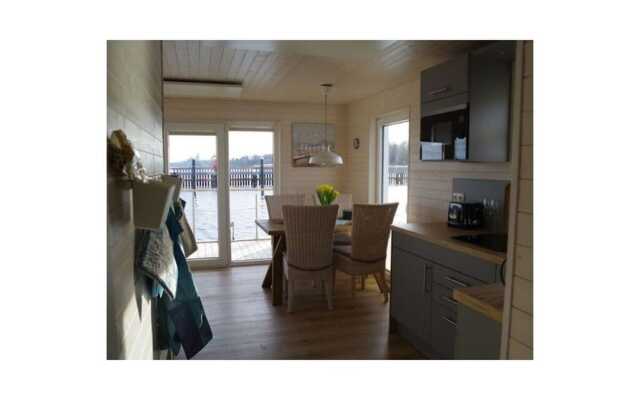 Houseboat Liliput Comfortable Holiday Residence