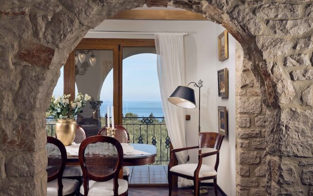 Bozonos Luxury Villa