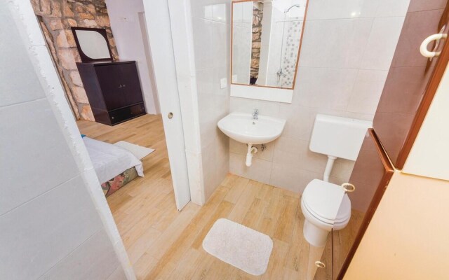 Stunning Home in Ruzici With Wifi and 3 Bedrooms