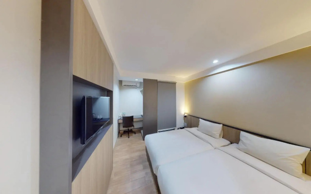 LeGreen Suite Sudirman