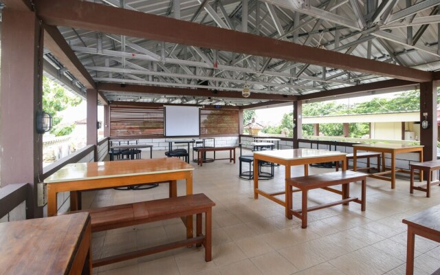 Airy Eco Syariah  Manunggal Kebonsari Blok B 9 Surabaya