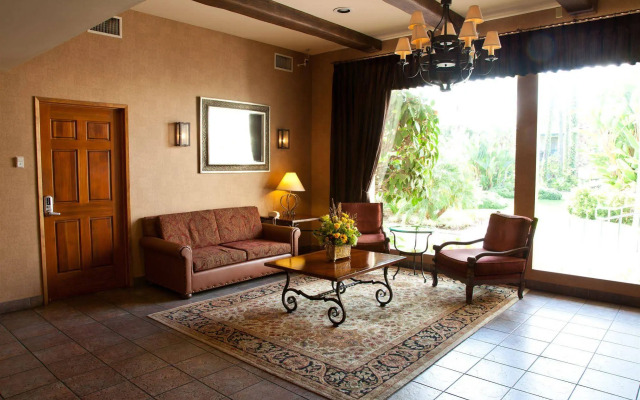 Legacy Resort Hotel & Spa