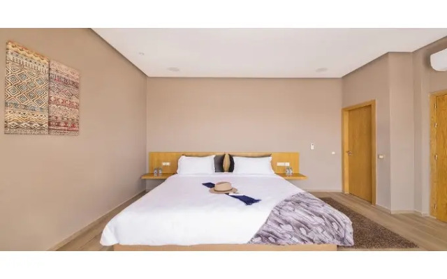 Palms Edge