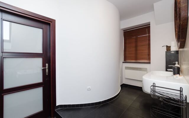 Royal Apartments - Center