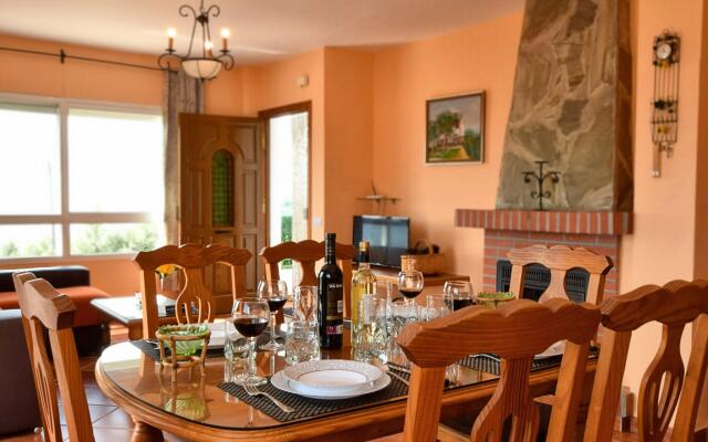 Rustic Villa in Lopera with Terrace
