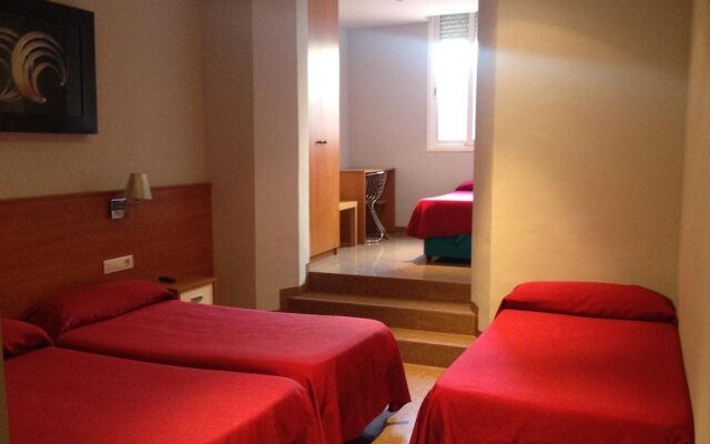 Hostal Drassanes