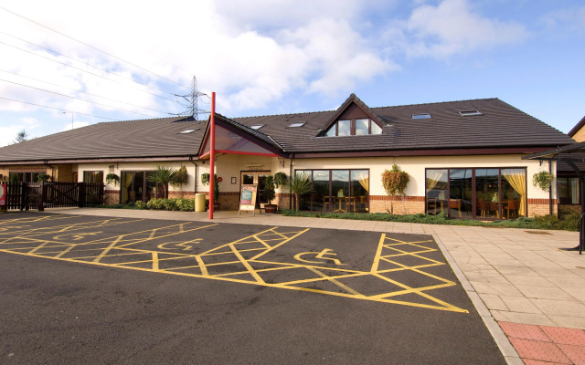 Premier Inn Blackburn South - M65 J4