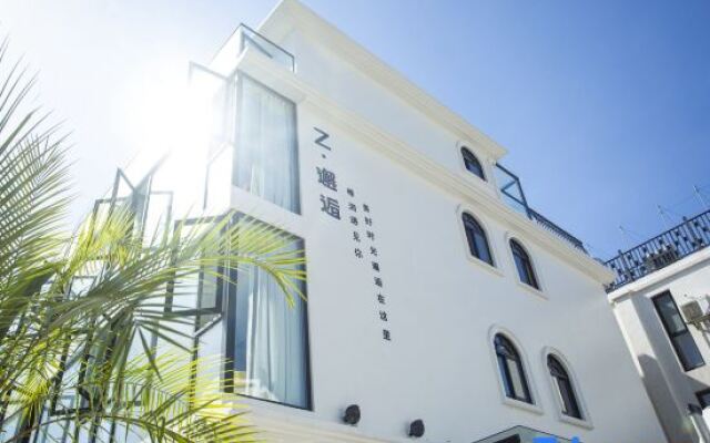 Shengsi Z·Encounter light luxury swimming pool resort