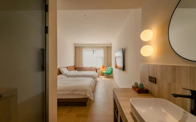Cloud 9 Hotel