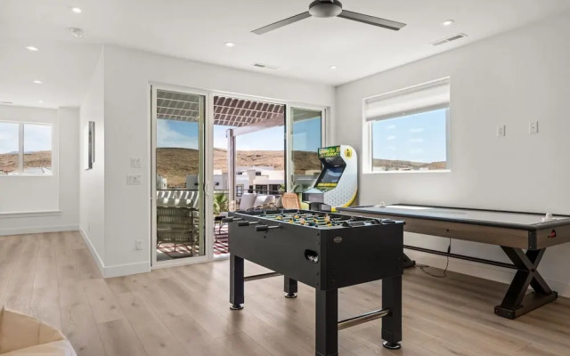 Sunstone 6 Bedroom Home