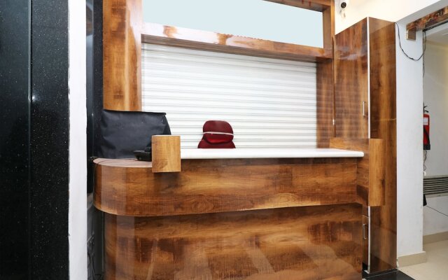 Oyo 1021 Hotel Gayatri Residency